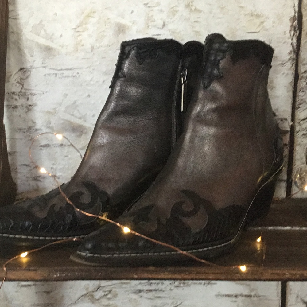 Donald J Pliner size 6